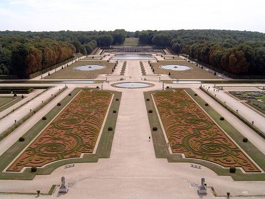 Popis: Soubor:Vaux-le-Vicomte Garten.jpg